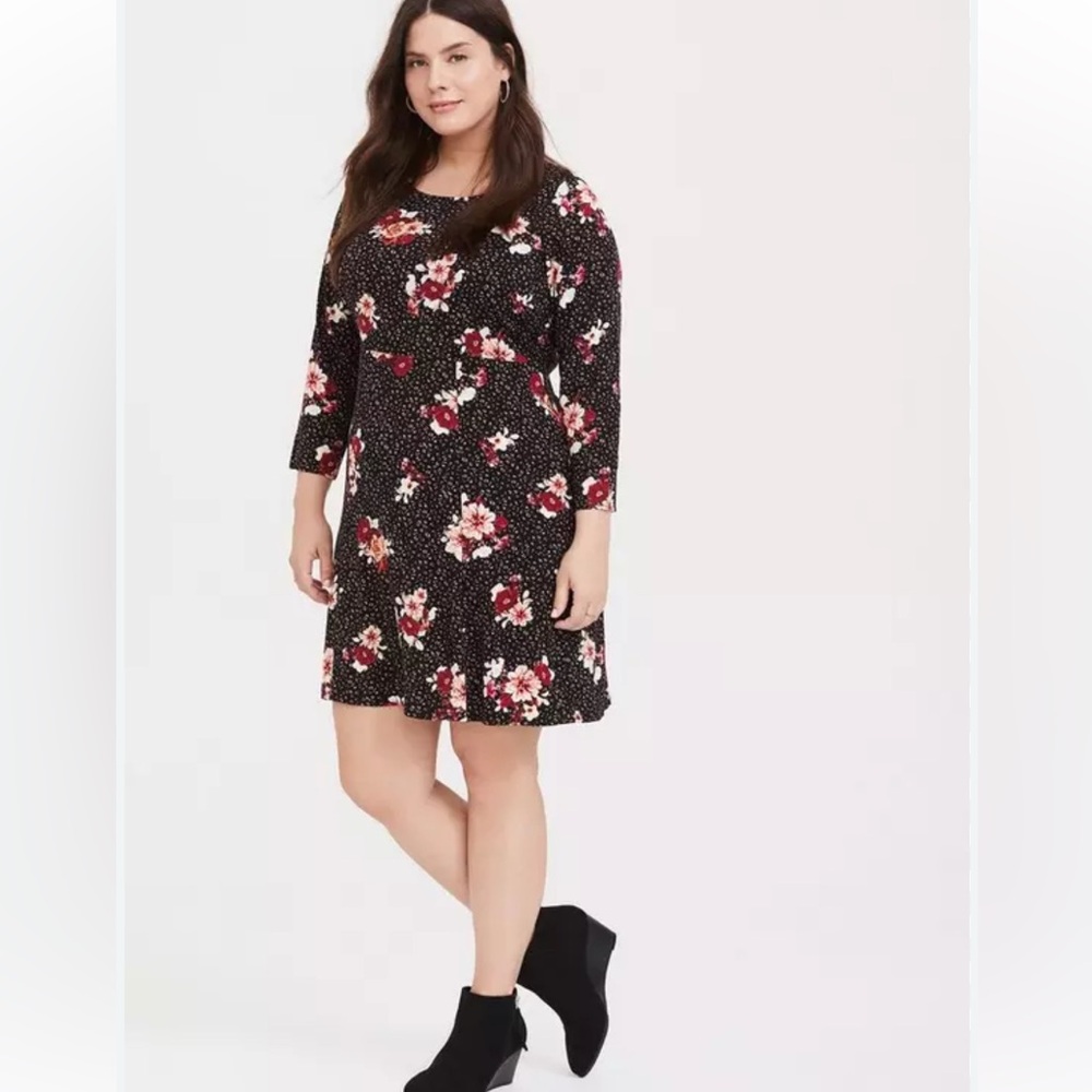 Torrid Black Floral Challis Shift Dress